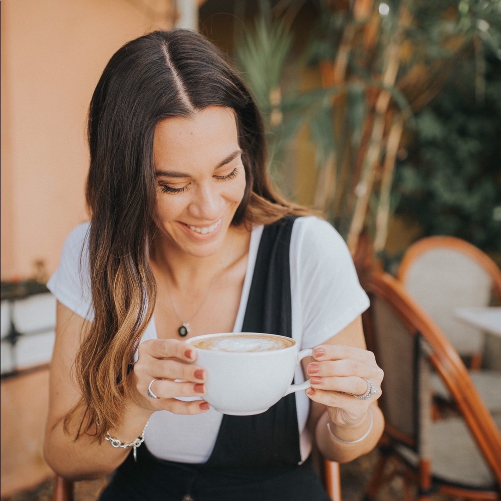 Meet your Posher, Laurie